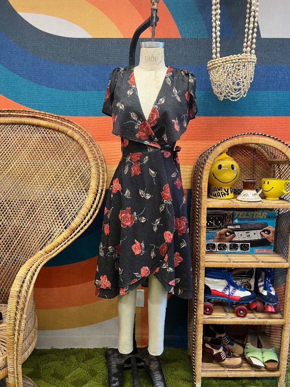 EUC Vintage 70s True Wrap Floral Metallic Dress with Flutter Sleeves Small